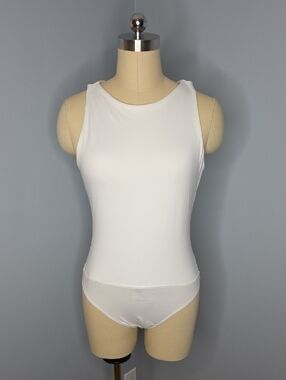 Vici Cream Sleeveless Thong Bodysuit Never Worn. Size medium